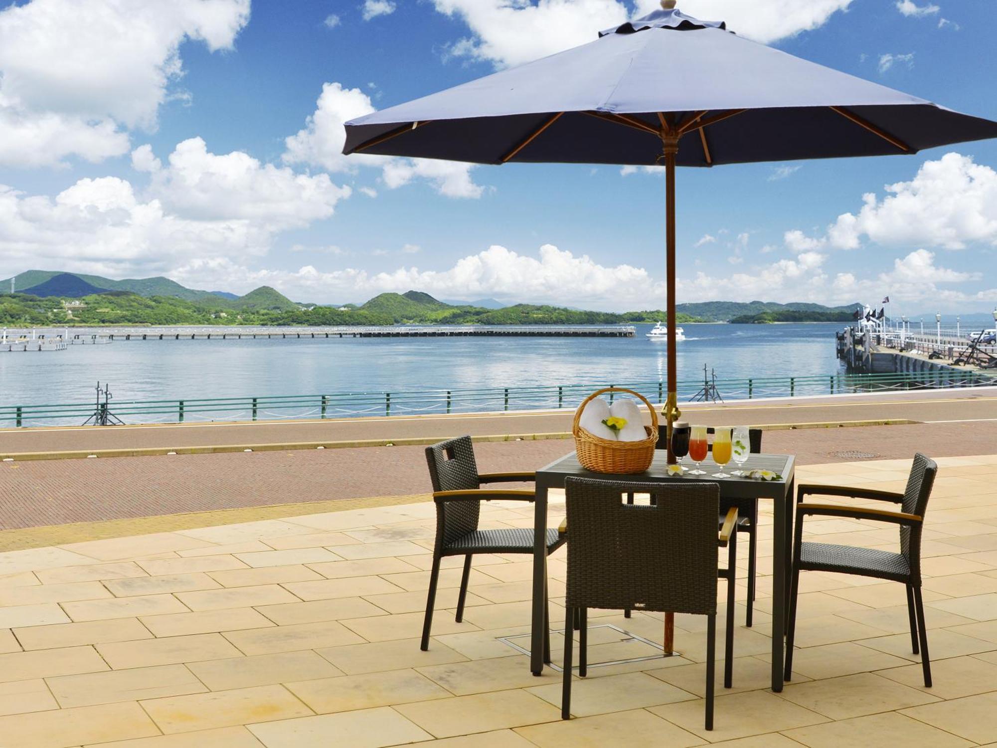 Hotel Den Haag Huis Ten Bosch Sasebo Eksteriør billede Patio furniture