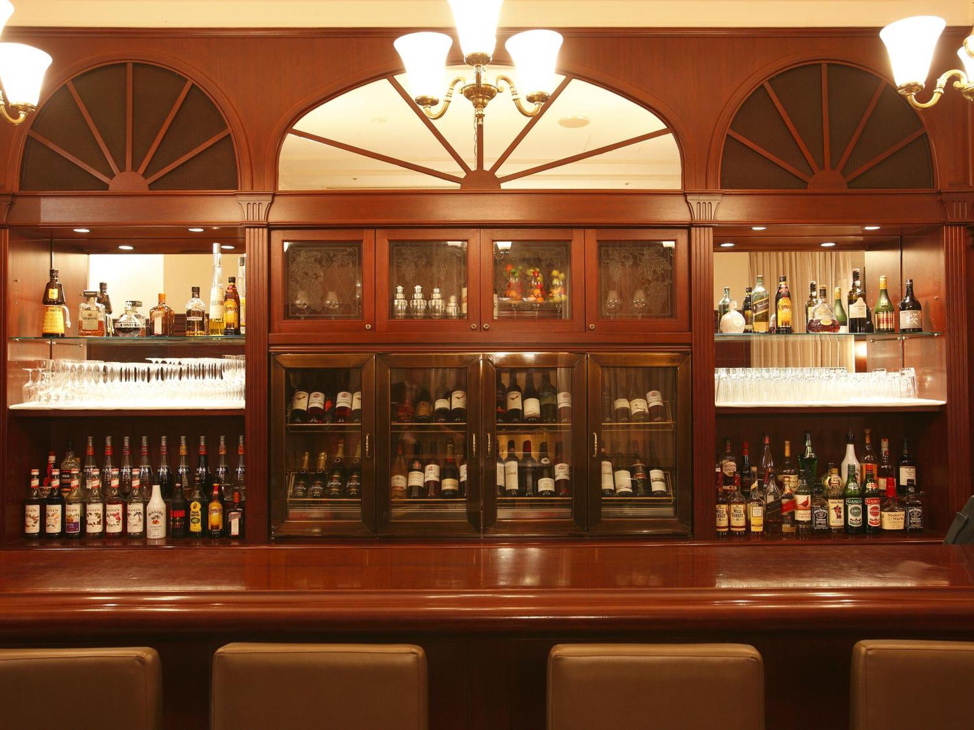 Hotel Den Haag Huis Ten Bosch Sasebo Eksteriør billede A bar in a hotel