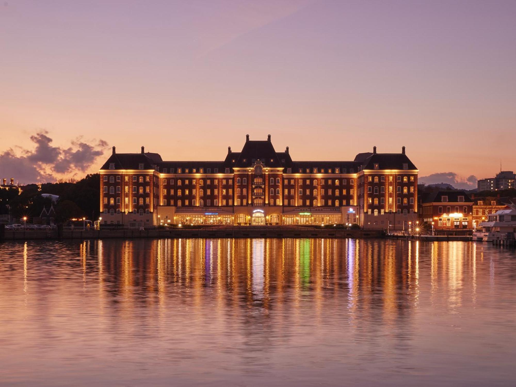 Hotel Den Haag Huis Ten Bosch Sasebo Eksteriør billede The Hotel at the Port of Antwerp