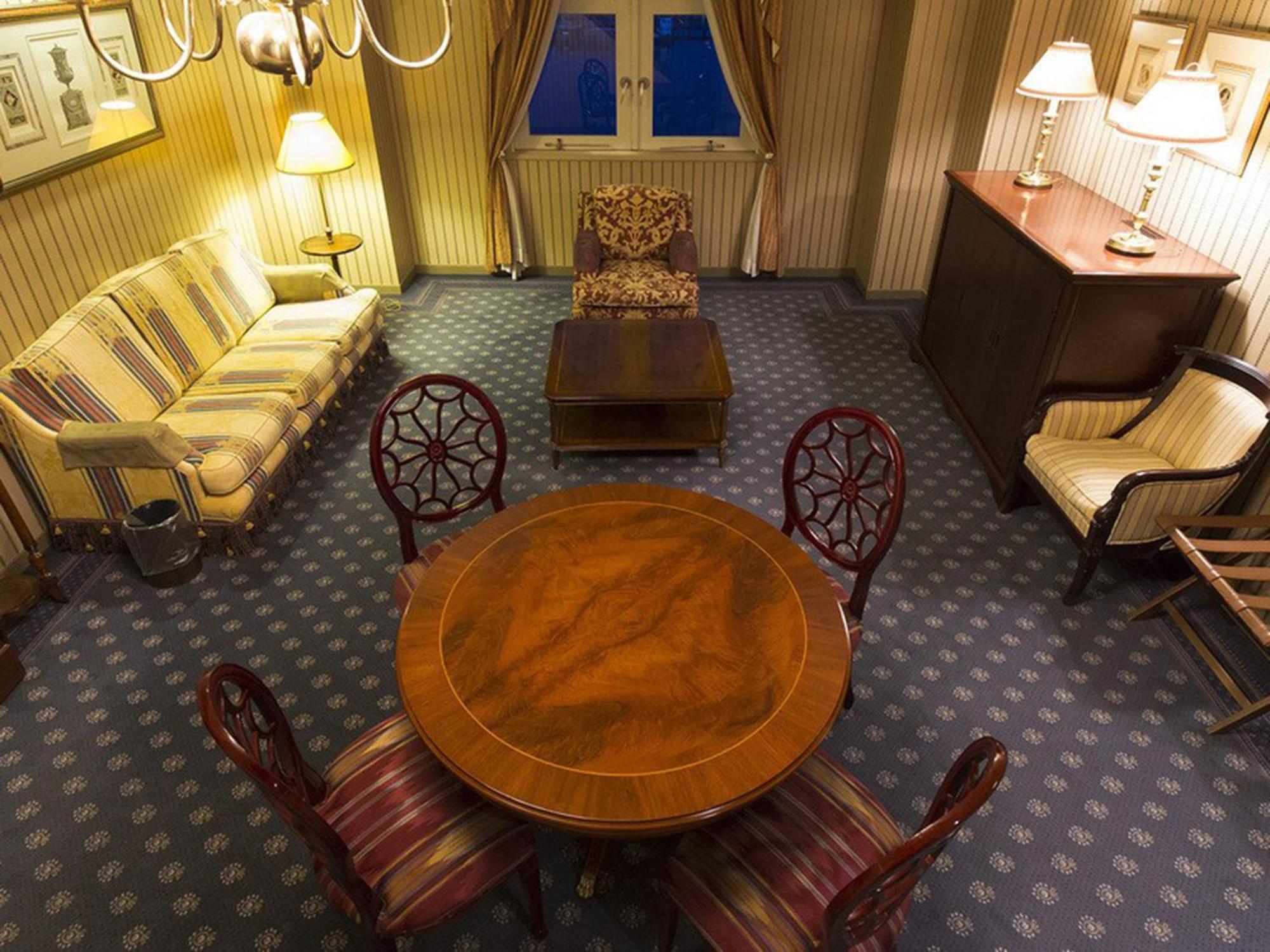 Hotel Den Haag Huis Ten Bosch Sasebo Eksteriør billede A room in the hotel
